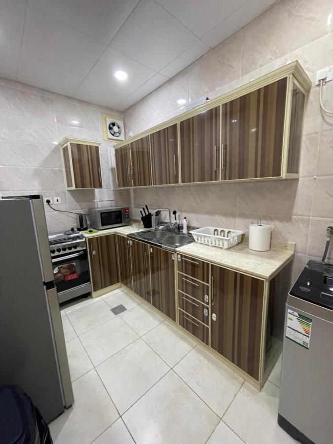 Family Two Bedroom With Free Parking And Free Wi-fi Apartment Jeddah